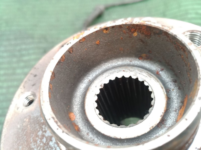 Recambio de mangueta delantera izquierda para renault zoe 2014 referencia OEM IAM   