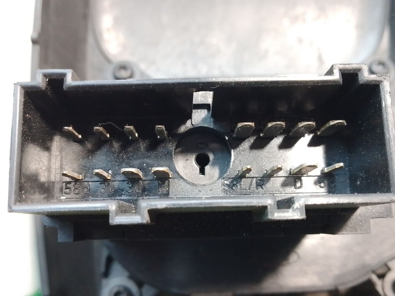 Recambio de rejilla aireadora para ford transit furgoneta (fa_ _) 2.0 di (fae_, faf_, fag_) referencia OEM IAM YC15V044B79 04052