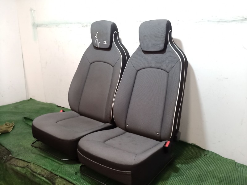 Recambio de juego de asientos completo para renault zoe 2014 referencia OEM IAM   
