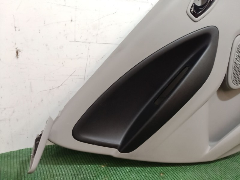 Recambio de guarnecido puerta trasera izquierda para renault zoe 2014 referencia OEM IAM   