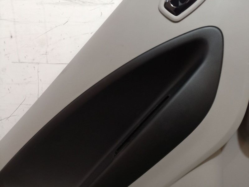 Recambio de guarnecido puerta trasera izquierda para renault zoe 2014 referencia OEM IAM   