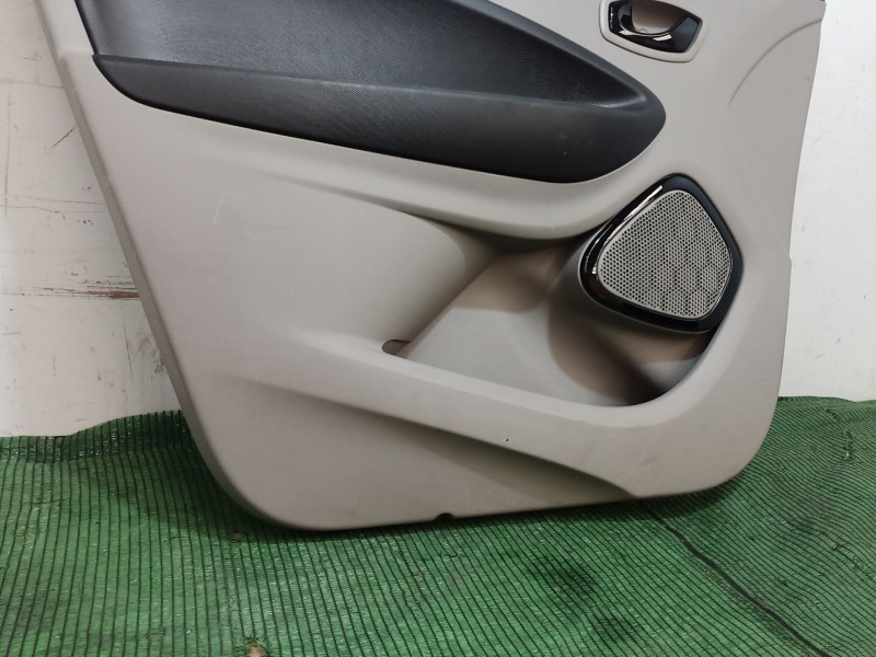 Recambio de guarnecido puerta delantera izquierda para renault zoe 2014 referencia OEM IAM   