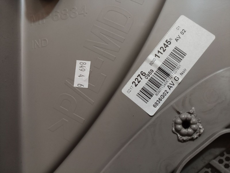 Recambio de guarnecido puerta delantera izquierda para renault zoe 2014 referencia OEM IAM   