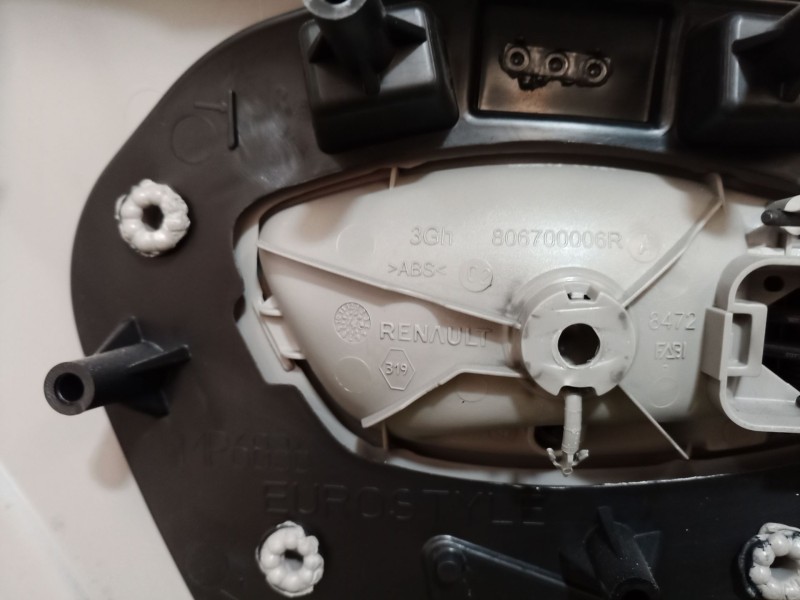 Recambio de guarnecido puerta delantera izquierda para renault zoe 2014 referencia OEM IAM   