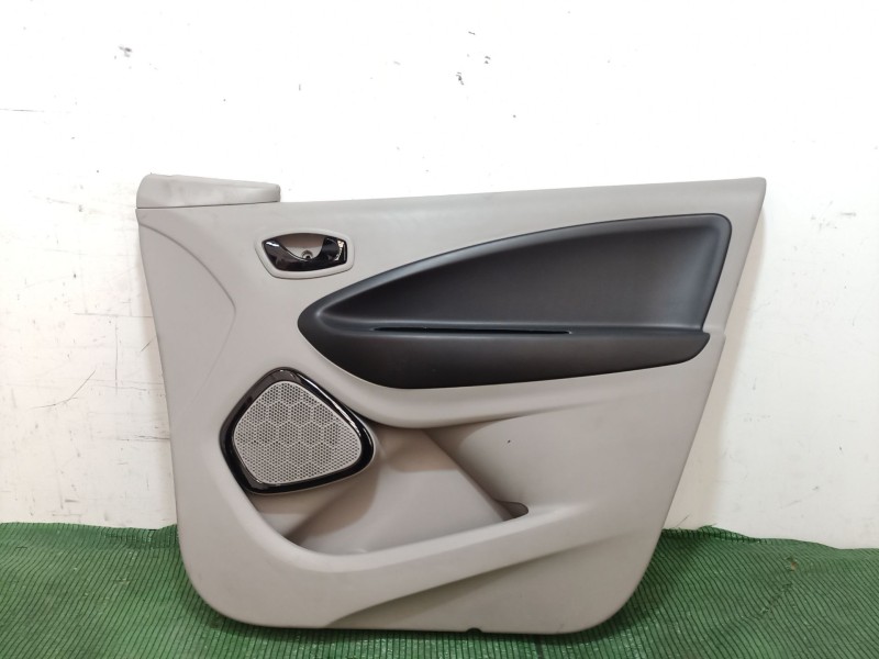 Recambio de guarnecido puerta delantera derecha para renault zoe 2014 referencia OEM IAM   