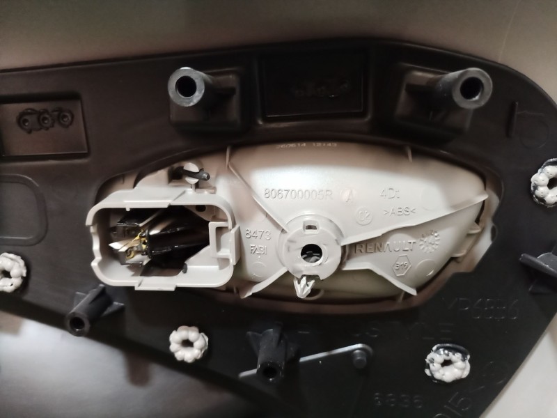 Recambio de guarnecido puerta delantera derecha para renault zoe 2014 referencia OEM IAM   