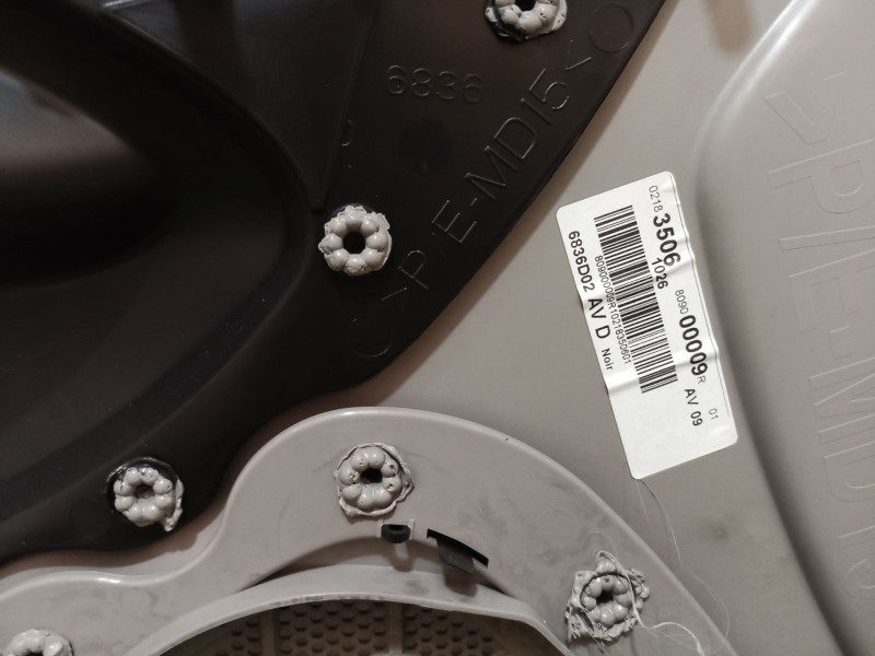 Recambio de guarnecido puerta delantera derecha para renault zoe 2014 referencia OEM IAM   