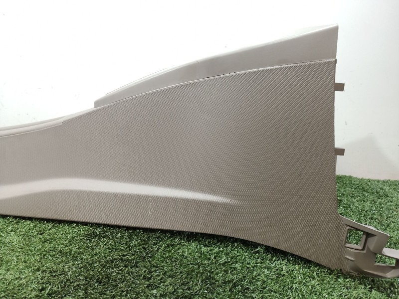 Recambio de consola central trasera para renault zoe 2014 referencia OEM IAM   