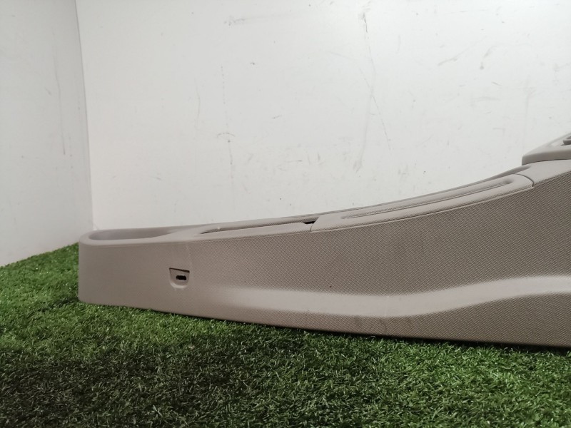 Recambio de consola central trasera para renault zoe 2014 referencia OEM IAM   