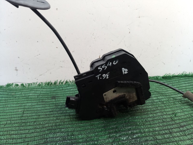 Recambio de cerradura puerta trasera derecha para renault zoe 2014 referencia OEM IAM   