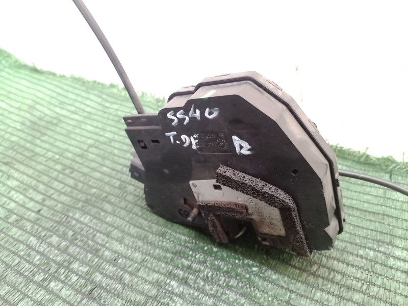 Recambio de cerradura puerta trasera derecha para renault zoe 2014 referencia OEM IAM   