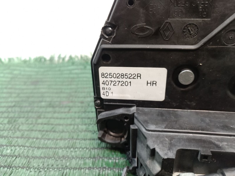 Recambio de cerradura puerta trasera derecha para renault zoe 2014 referencia OEM IAM   