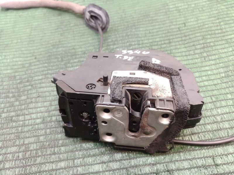 Recambio de cerradura puerta trasera derecha para renault zoe 2014 referencia OEM IAM   