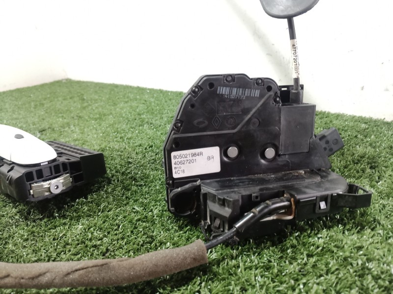 Recambio de cerradura puerta delantera derecha para renault zoe 2014 referencia OEM IAM   