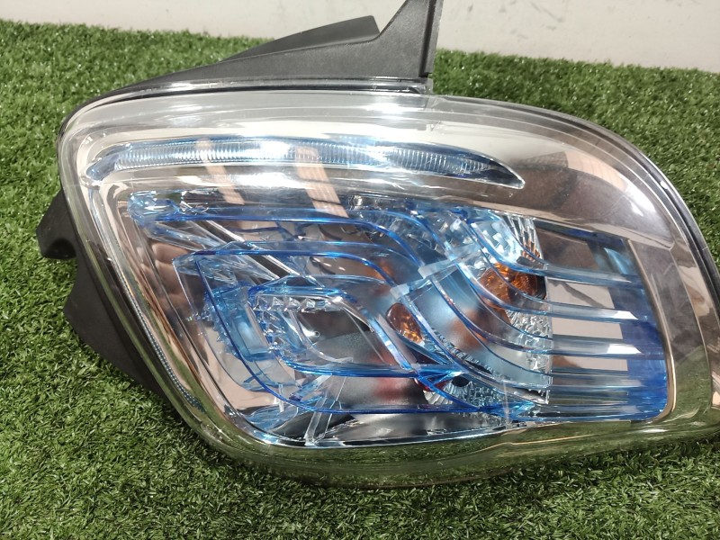 Recambio de piloto trasero derecho para renault zoe 2014 referencia OEM IAM   