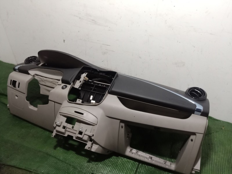 Recambio de salpicadero para renault zoe 2014 referencia OEM IAM   