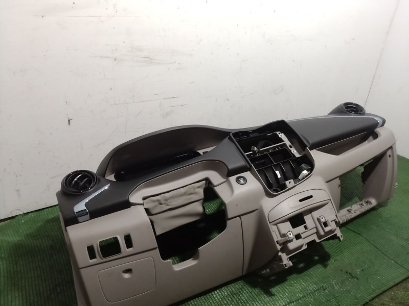 Recambio de salpicadero para renault zoe 2014 referencia OEM IAM   