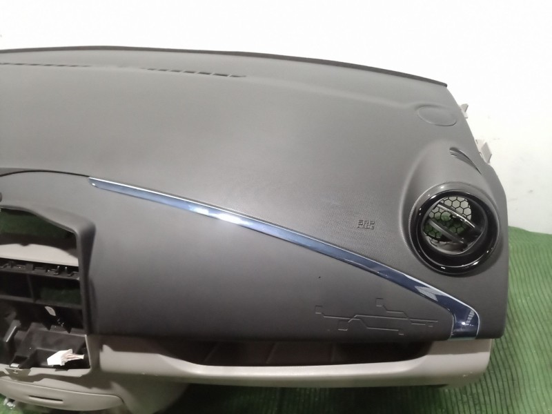 Recambio de salpicadero para renault zoe 2014 referencia OEM IAM   