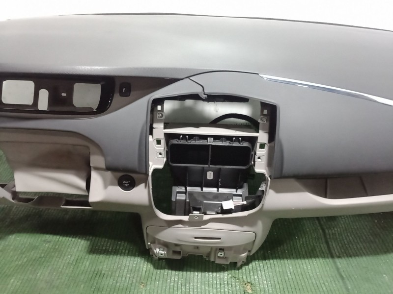 Recambio de salpicadero para renault zoe 2014 referencia OEM IAM   