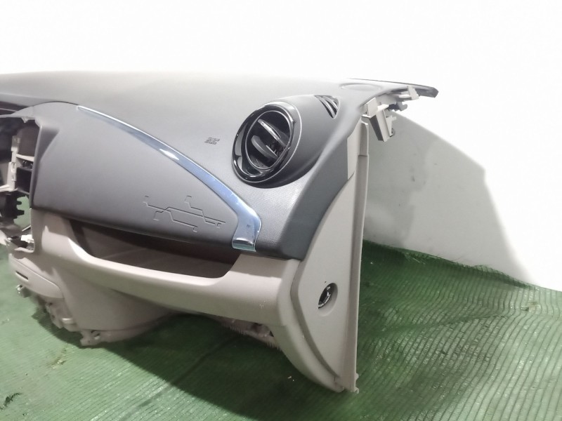 Recambio de salpicadero para renault zoe 2014 referencia OEM IAM   