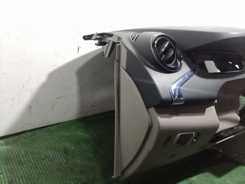 Recambio de salpicadero para renault zoe 2014 referencia OEM IAM   