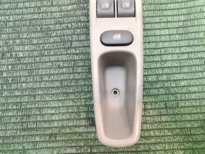 Recambio de mando elevalunas delantero izquierdo para renault zoe 2014 referencia OEM IAM   