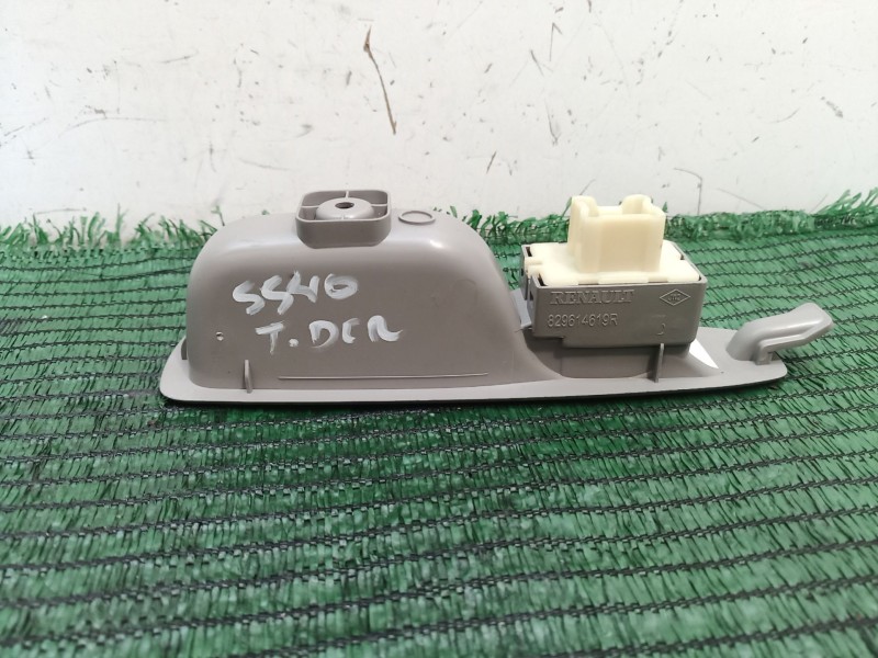 Recambio de mando elevalunas trasero izquierdo para renault zoe 2014 referencia OEM IAM 829614619R 829614619R 829614619R