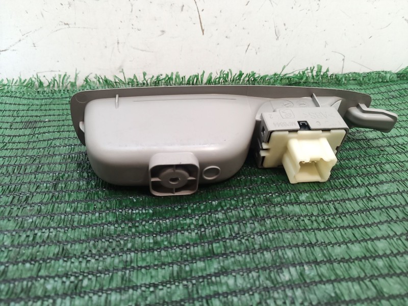 Recambio de mando elevalunas trasero izquierdo para renault zoe 2014 referencia OEM IAM 829614619R 829614619R 829614619R