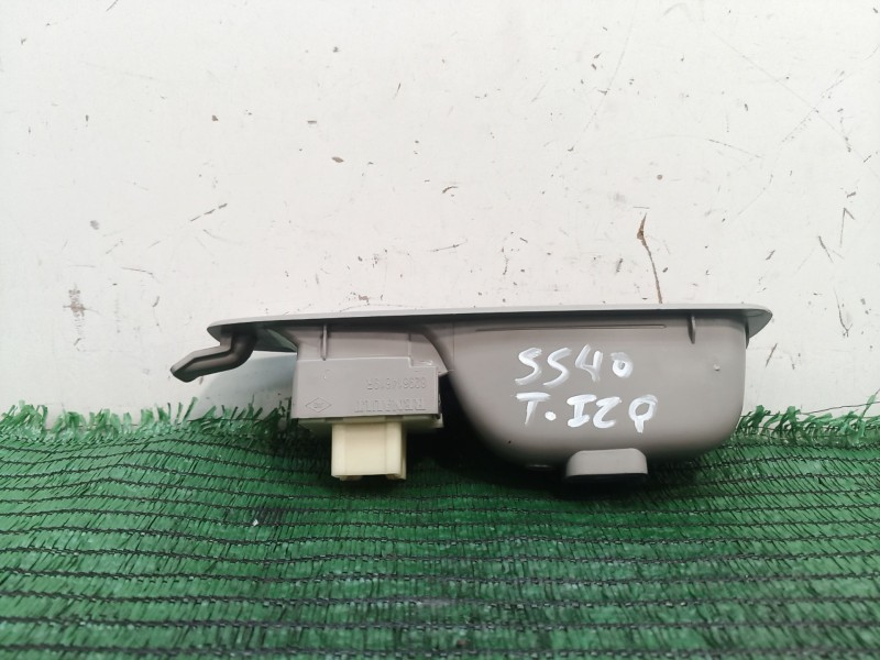 Recambio de mando elevalunas trasero izquierdo para renault zoe 2014 referencia OEM IAM 829614619R 829614619R 829614619R