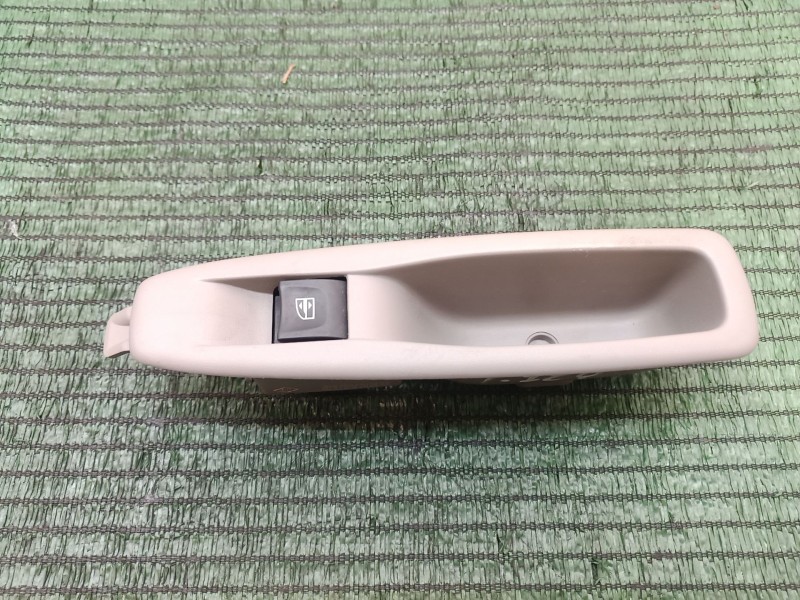Recambio de mando elevalunas trasero izquierdo para renault zoe 2014 referencia OEM IAM 829614619R 829614619R 829614619R