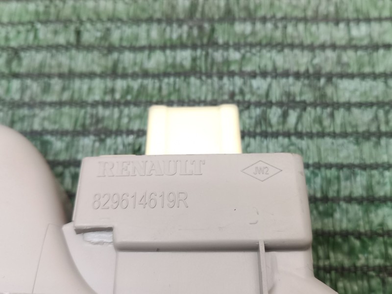 Recambio de mando elevalunas trasero izquierdo para renault zoe 2014 referencia OEM IAM 829614619R 829614619R 829614619R