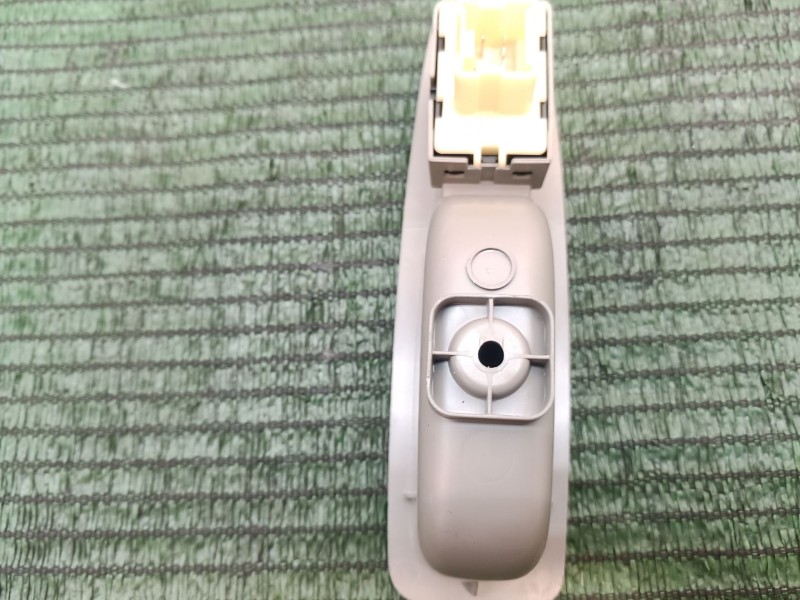 Recambio de mando elevalunas trasero izquierdo para renault zoe 2014 referencia OEM IAM 829614619R 829614619R 829614619R