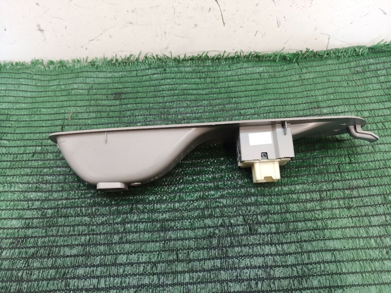 Recambio de mando elevalunas delantero derecho para renault zoe 2014 referencia OEM IAM 829506827R 829506827R 829506827R