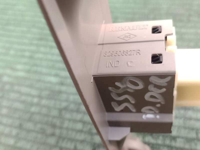 Recambio de mando elevalunas delantero derecho para renault zoe 2014 referencia OEM IAM 829506827R 829506827R 829506827R