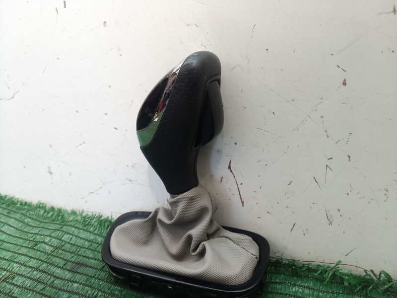 Recambio de palanca cambio para renault zoe 2014 referencia OEM IAM SINREF SIN REF SIN REF