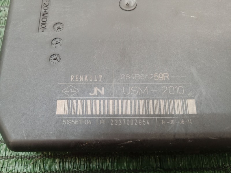 Recambio de caja reles / fusibles para renault zoe 2014 referencia OEM IAM   
