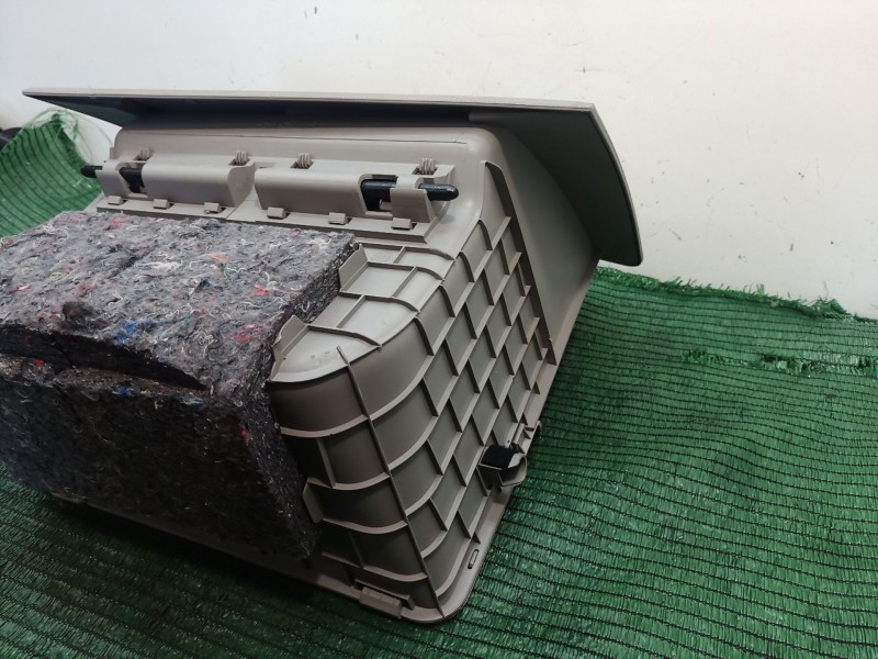 Recambio de guantera para renault zoe 2014 referencia OEM IAM 681088547R 681088547R 681088547R