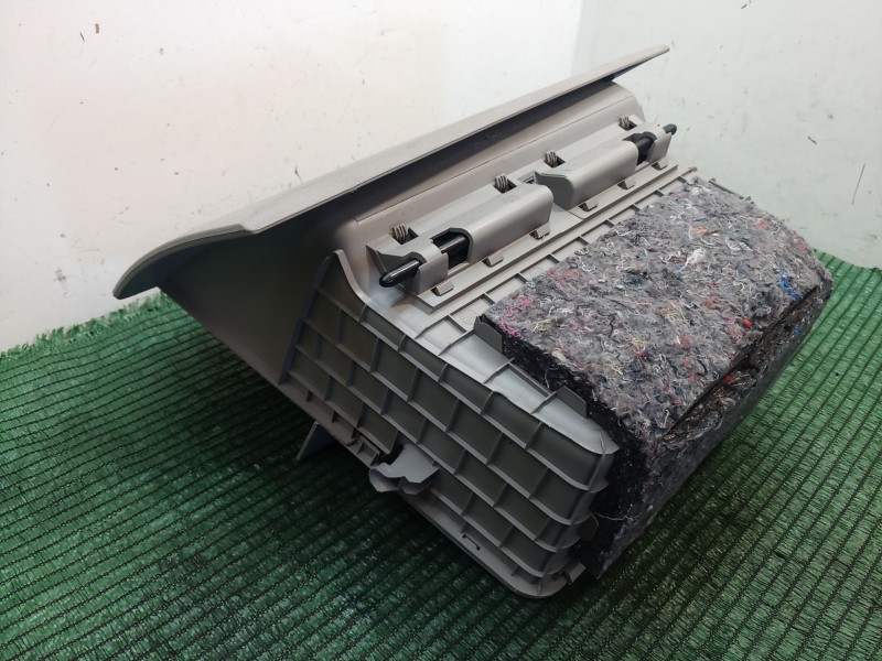 Recambio de guantera para renault zoe 2014 referencia OEM IAM 681088547R 681088547R 681088547R