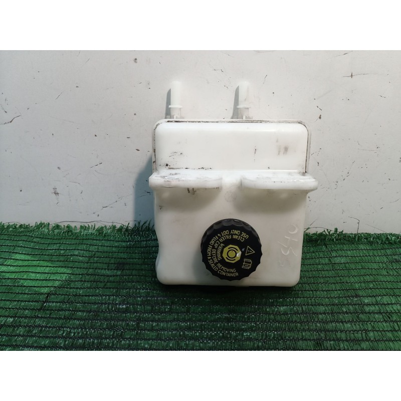 Recambio de deposito servo para renault zoe 2014 referencia OEM IAM 204720866 204720866 204720866