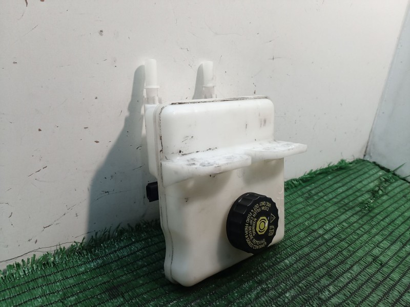 Recambio de deposito servo para renault zoe 2014 referencia OEM IAM 204720866 204720866 204720866