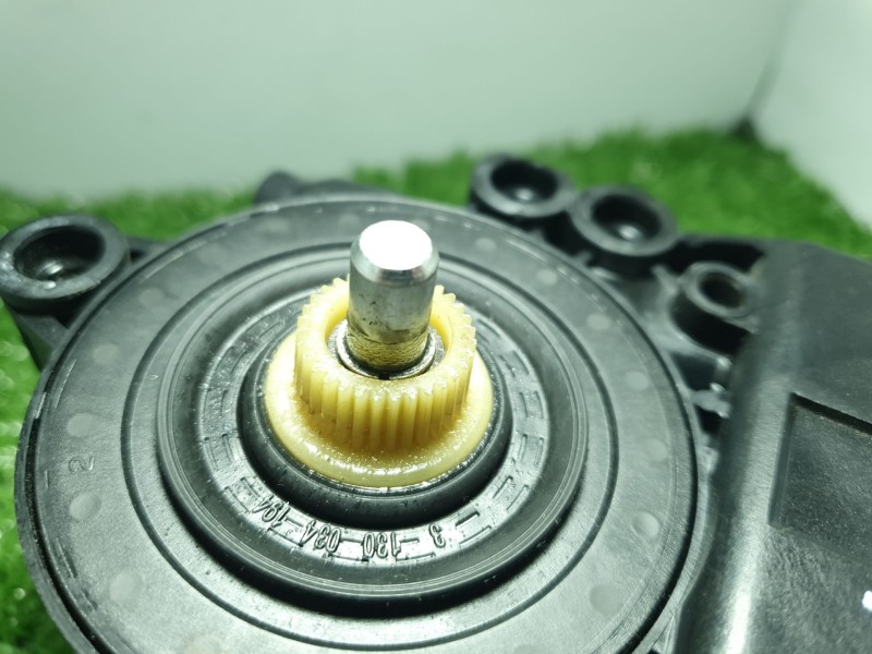 Recambio de motor elevalunas trasero izquierdo para hyundai i30 (fd) 1.6 referencia OEM IAM 1137328458 1137328458 1137328458