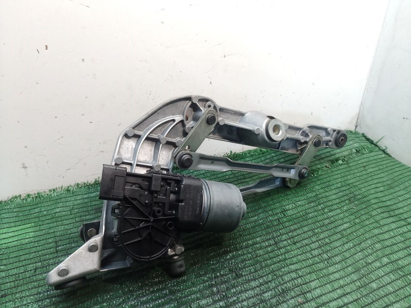 Recambio de motor limpia delantero para renault zoe 2014 referencia OEM IAM   