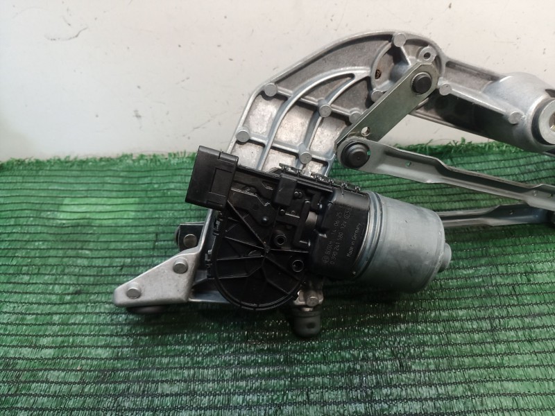 Recambio de motor limpia delantero para renault zoe 2014 referencia OEM IAM   