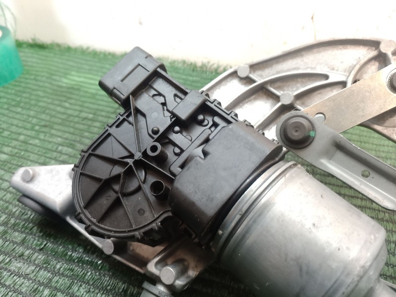 Recambio de motor limpia delantero para renault zoe 2014 referencia OEM IAM   