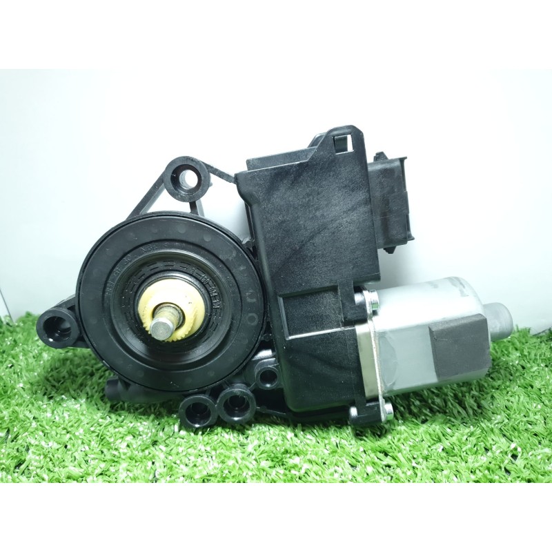 Recambio de motor elevalunas trasero derecho para hyundai i30 (fd) 1.6 referencia OEM IAM   