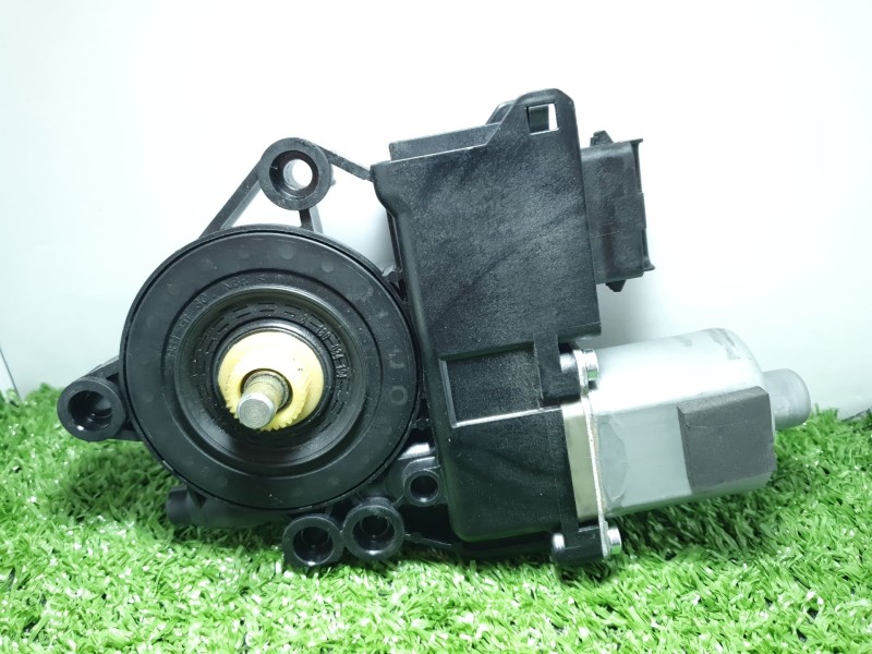 Recambio de motor elevalunas trasero derecho para hyundai i30 (fd) 1.6 referencia OEM IAM   