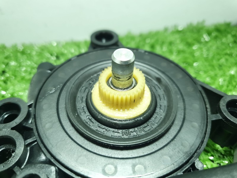 Recambio de motor elevalunas trasero derecho para hyundai i30 (fd) 1.6 referencia OEM IAM   