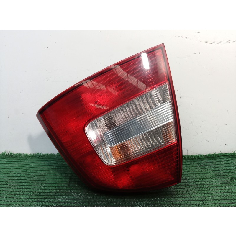 Recambio de piloto trasero derecho para skoda octavia ii (1z3) 1.6 tdi referencia OEM IAM   