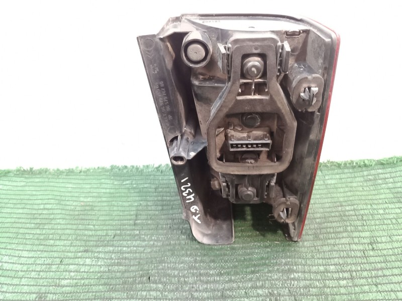 Recambio de piloto trasero derecho para peugeot partner (s2) combiespace pack cd referencia OEM IAM   