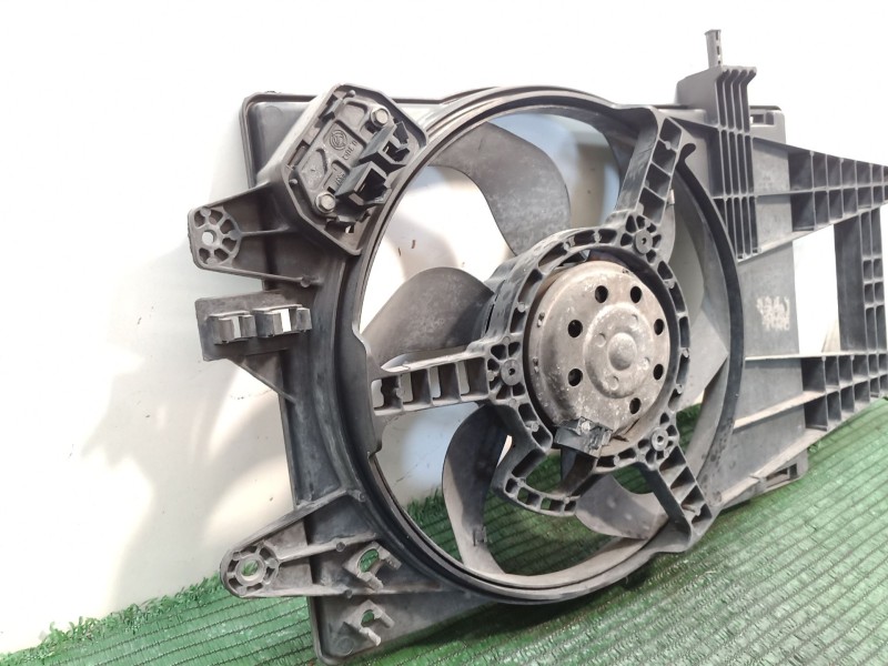 Recambio de electroventilador para fiat punto (188_) 1.4 referencia OEM IAM 823700600 823700600 823700600